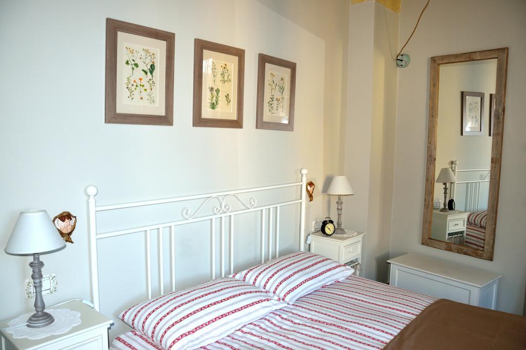 La Casa Di Alessio Bed & Breakfast เลชเช ภายนอก รูปภาพ