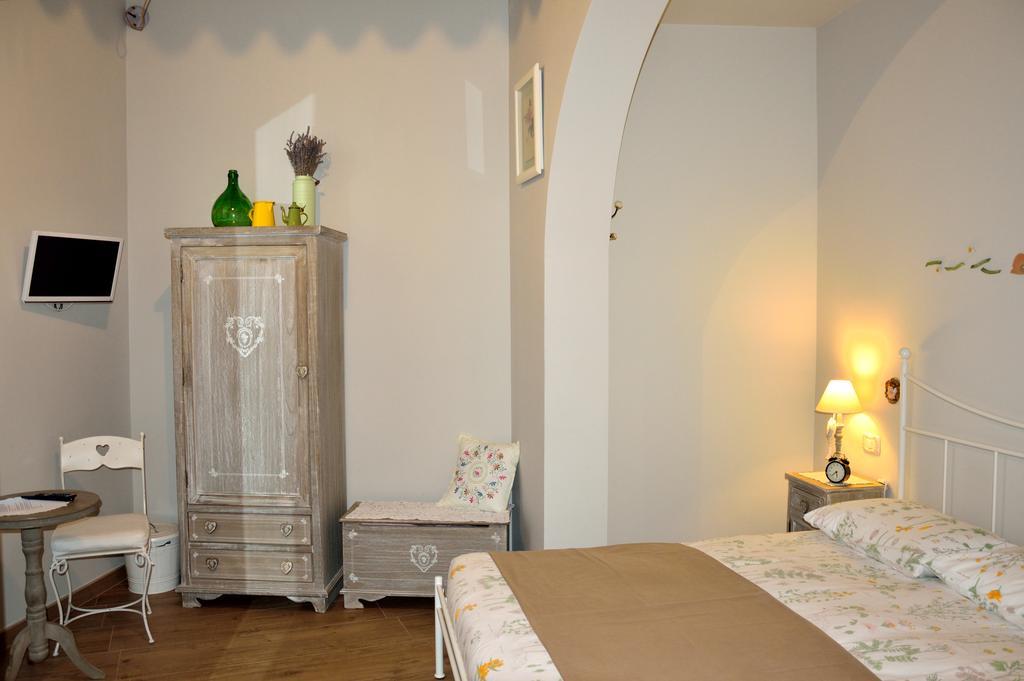 La Casa Di Alessio Bed & Breakfast เลชเช ภายนอก รูปภาพ