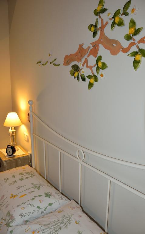La Casa Di Alessio Bed & Breakfast เลชเช ภายนอก รูปภาพ