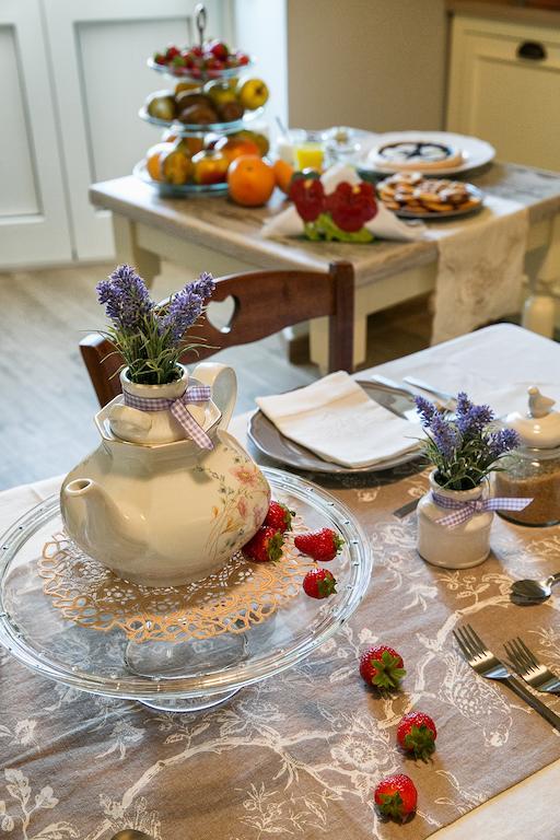 La Casa Di Alessio Bed & Breakfast เลชเช ภายนอก รูปภาพ